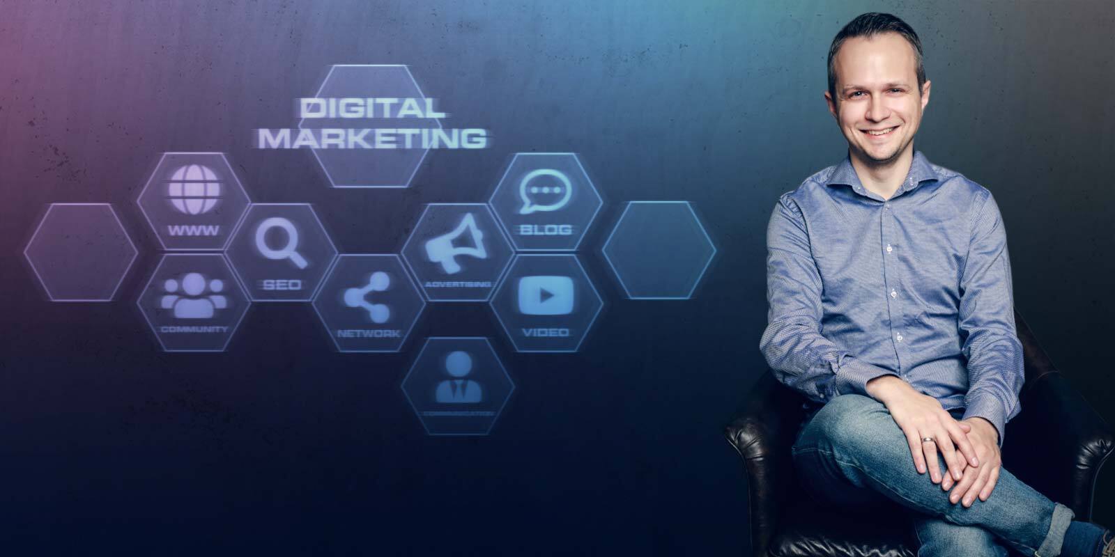 Online Marketing Manager Max Falkenstern